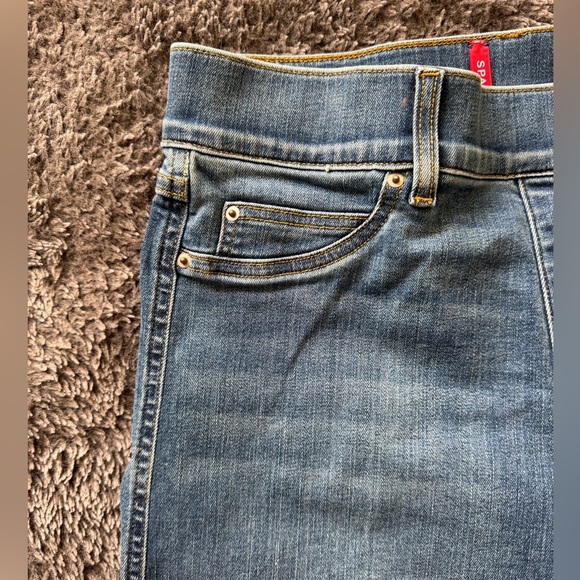 SPANX Women’s Shape Everywhere Seamed Front Wide-Leg Jeans - Picture 4 of 16